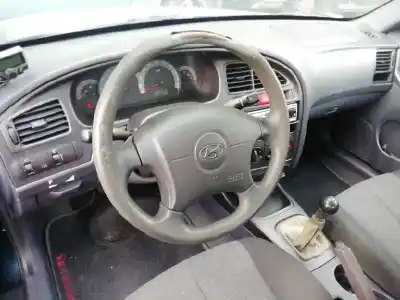 Veicolo di demolizione hyundai elantra (xd) 2.0 crdi comfort dell'anno 2003 alimentato d4ea