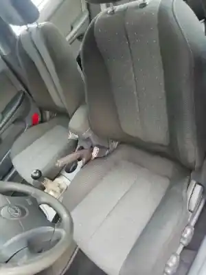 Veicolo di demolizione hyundai elantra (xd) 2.0 crdi comfort dell'anno 2003 alimentato d4ea