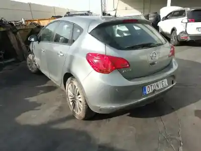 Здавання транспортного засобу opel astra j lim. selective року 2014 потужний a17dts