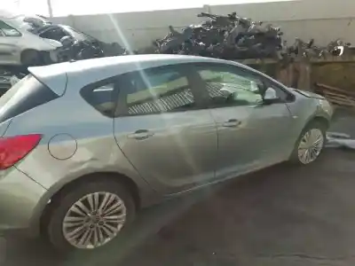 Здавання транспортного засобу opel astra j lim. selective року 2014 потужний a17dts