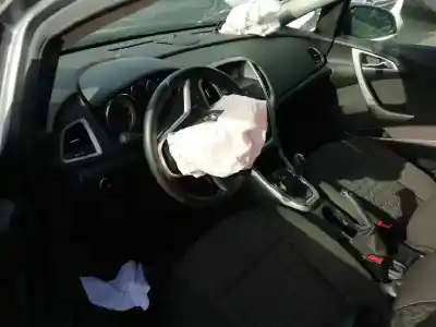 Здавання транспортного засобу opel astra j lim. selective року 2014 потужний a17dts