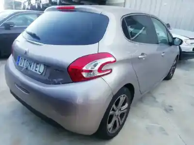 Vehicul casat peugeot 208 allure al anului 2012 alimentat 5fs