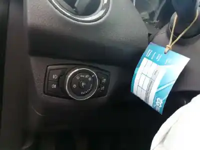 Veículo de Sucata ford tourneo courier (c4a) titanium do ano 2018 alimentado sfcd