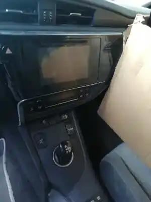 Veículo de Sucata toyota auris hybrid active do ano 2018 alimentado 2zr