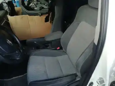 Veículo de Sucata toyota auris hybrid active do ano 2018 alimentado 2zr