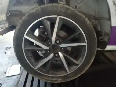 Veículo de Sucata toyota auris hybrid active do ano 2018 alimentado 2zr