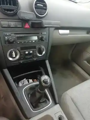 Veículo de Sucata audi a3 sportback (8p) 1.6 16v fsi do ano 2005 alimentado blf