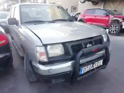 Veicolo di demolizione nissan pick-up (d22) 2.5 diesel dell'anno 2001 alimentato td25