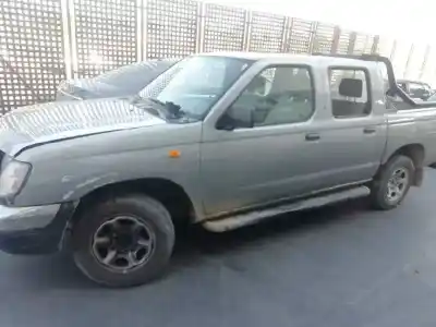 Veicolo di demolizione nissan pick-up (d22) 2.5 diesel dell'anno 2001 alimentato td25