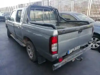 Veicolo di demolizione nissan pick-up (d22) 2.5 diesel dell'anno 2001 alimentato td25