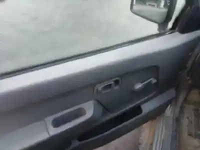 Veicolo di demolizione nissan pick-up (d22) 2.5 diesel dell'anno 2001 alimentato td25