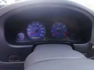 Veicolo di demolizione nissan pick-up (d22) 2.5 diesel dell'anno 2001 alimentato td25