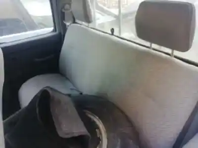 Veicolo di demolizione nissan pick-up (d22) 2.5 diesel dell'anno 2001 alimentato td25