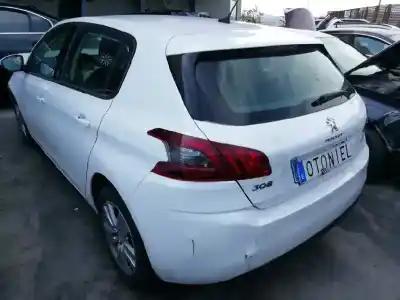 Veicolo di demolizione PEUGEOT 308 BUSINESS LINE 130 dell'anno 2018 alimentato YH01