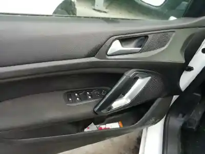 Sloopvoertuig peugeot 308 business line 130 van het jaar 2018 aangedreven yh01