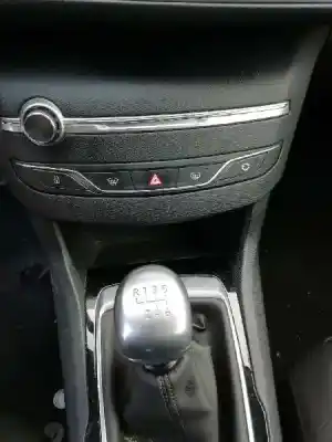 Sloopvoertuig peugeot 308 business line 130 van het jaar 2018 aangedreven yh01