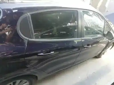 Veicolo di demolizione peugeot 208 style dell'anno 2016 alimentato hm01