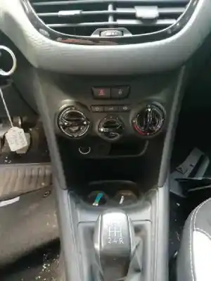 Veicolo di demolizione peugeot 208 style dell'anno 2016 alimentato hm01