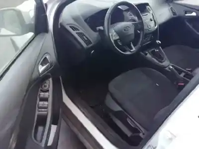 Verschrottungsfahrzeug ford focus lim. business des jahres 2015 angetrieben m1dd