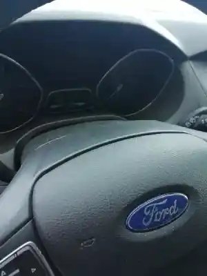 Verschrottungsfahrzeug ford focus lim. business des jahres 2015 angetrieben m1dd