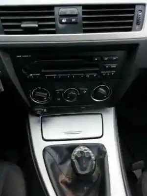 Veículo de Sucata bmw serie 3 berlina (e90) 318d do ano 2007 alimentado n47d20a