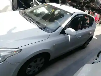 Veicolo di demolizione hyundai i30 (gd) classic dell'anno 2009 alimentato d4fb