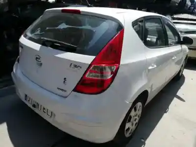 Veicolo di demolizione hyundai i30 (gd) classic dell'anno 2009 alimentato d4fb