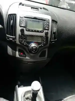 Veicolo di demolizione hyundai i30 (gd) classic dell'anno 2009 alimentato d4fb