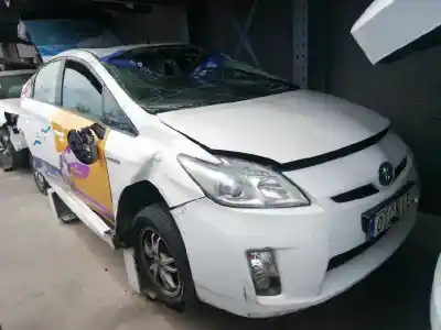 Veículo de Sucata TOYOTA PRIUS (NHW30) Plug-in Hybrid Advance do ano 2011 alimentado 2ZR