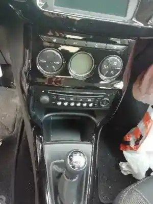 Veículo de Sucata citroen c3 collection do ano 2012 alimentado 8f01 8fp