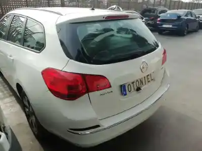 Veículo de Sucata opel astra j sports tourer selective do ano 2014 alimentado a17dts