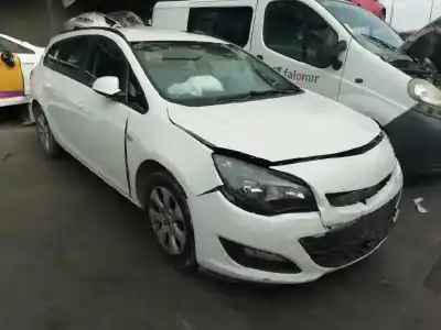 Veículo de Sucata opel astra j sports tourer selective do ano 2014 alimentado a17dts