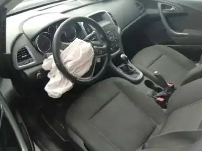 Veículo de Sucata opel astra j sports tourer selective do ano 2014 alimentado a17dts