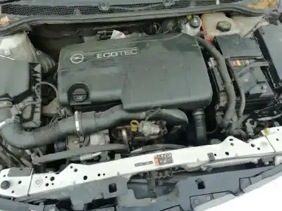 Veículo de Sucata opel astra j sports tourer selective do ano 2014 alimentado a17dts