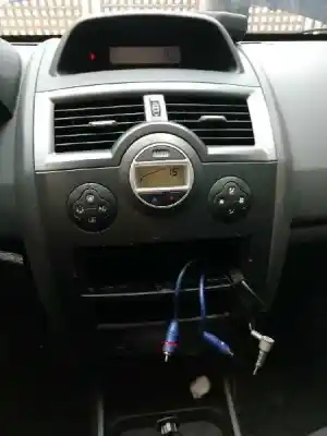 Veicolo di demolizione renault megane ii berlina 5p 1.5 dci diesel dell'anno 2008 alimentato k9k p7
