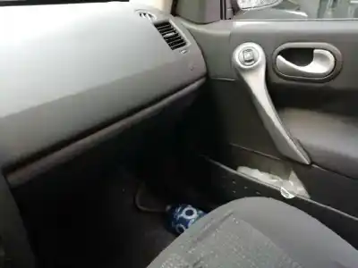 Veicolo di demolizione renault megane ii berlina 5p 1.5 dci diesel dell'anno 2008 alimentato k9k p7