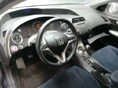 Veicolo di demolizione honda civic berlina (fn) 1.8 type s dell'anno 2007 alimentato r18a2