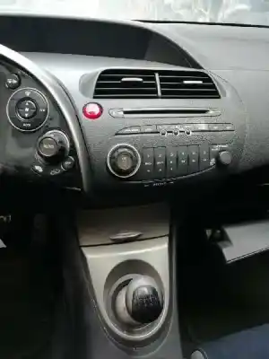 Veicolo di demolizione honda civic berlina (fn) 1.8 type s dell'anno 2007 alimentato r18a2