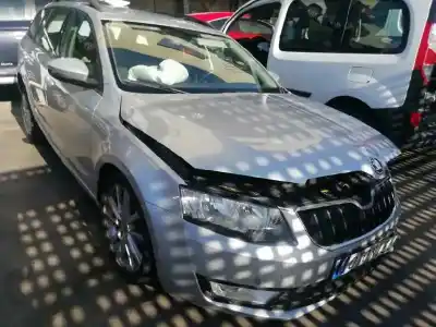 Здавання транспортного засобу skoda octavia combi (5e5) 1.6 tdi dpf року 2014 потужний clh