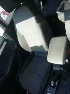 Здавання транспортного засобу skoda octavia combi (5e5) 1.6 tdi dpf року 2014 потужний clh