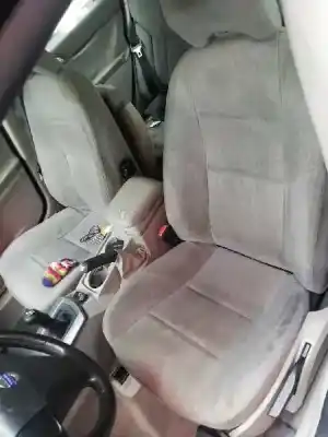 Veículo de Sucata volvo s40 berlina 1.6 d momentum do ano 2005 alimentado d4164t