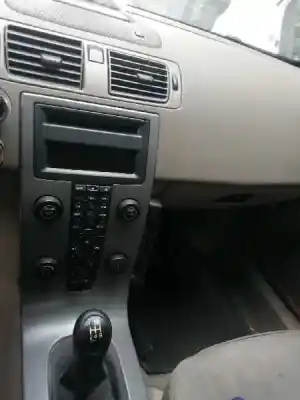 Veículo de Sucata volvo s40 berlina 1.6 d momentum do ano 2005 alimentado d4164t