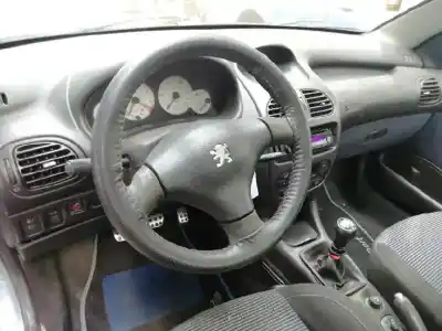 Scrapping Vehicle peugeot 206 cc cc of the year 2001 powered rfn