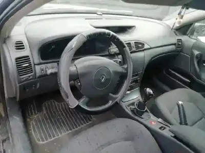 Veículo de Sucata renault laguna ii (bg0) expression do ano 2004 alimentado f9q c6