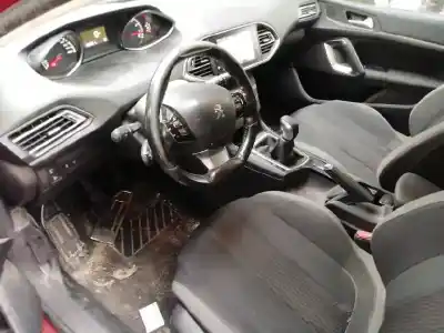 Sloopvoertuig peugeot 308 style van het jaar 2016 aangedreven hnz