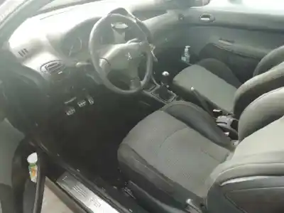Veicolo di demolizione peugeot 206 cc (2d) 2.0 s16 dell'anno 2004 alimentato rfn