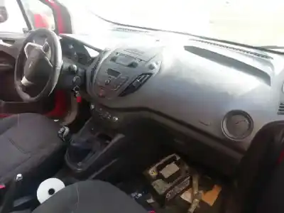 Veículo de Sucata ford transit courier combi trend do ano 2016 alimentado ugcb