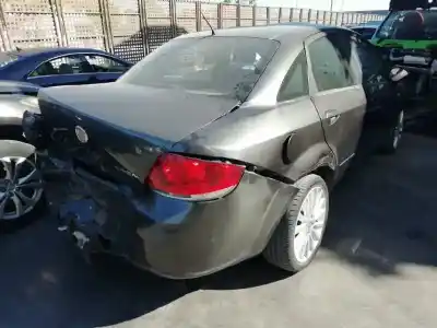 Vehicul casat fiat linea (110) dynamic al anului 2007 alimentat 199a3000