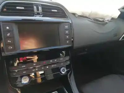 Veículo de Sucata jaguar xe portfolio do ano 2018 alimentado 204dtd