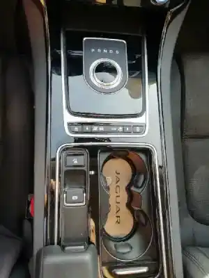 Veículo de Sucata jaguar xe portfolio do ano 2018 alimentado 204dtd